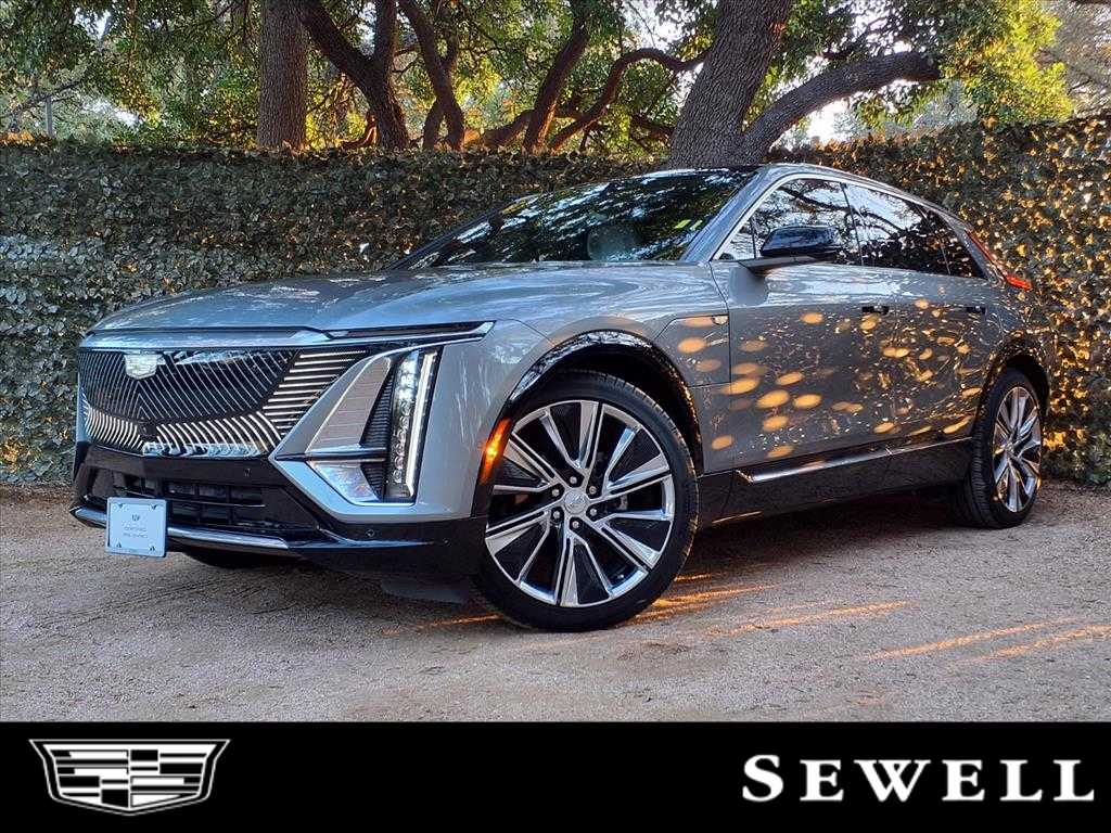 2024 Cadillac LYRIQ Luxury 3's photo