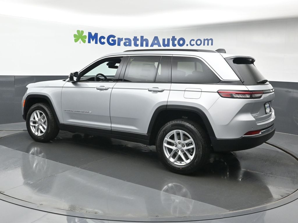 2025 Jeep Grand Cherokee Laredo X photo 18