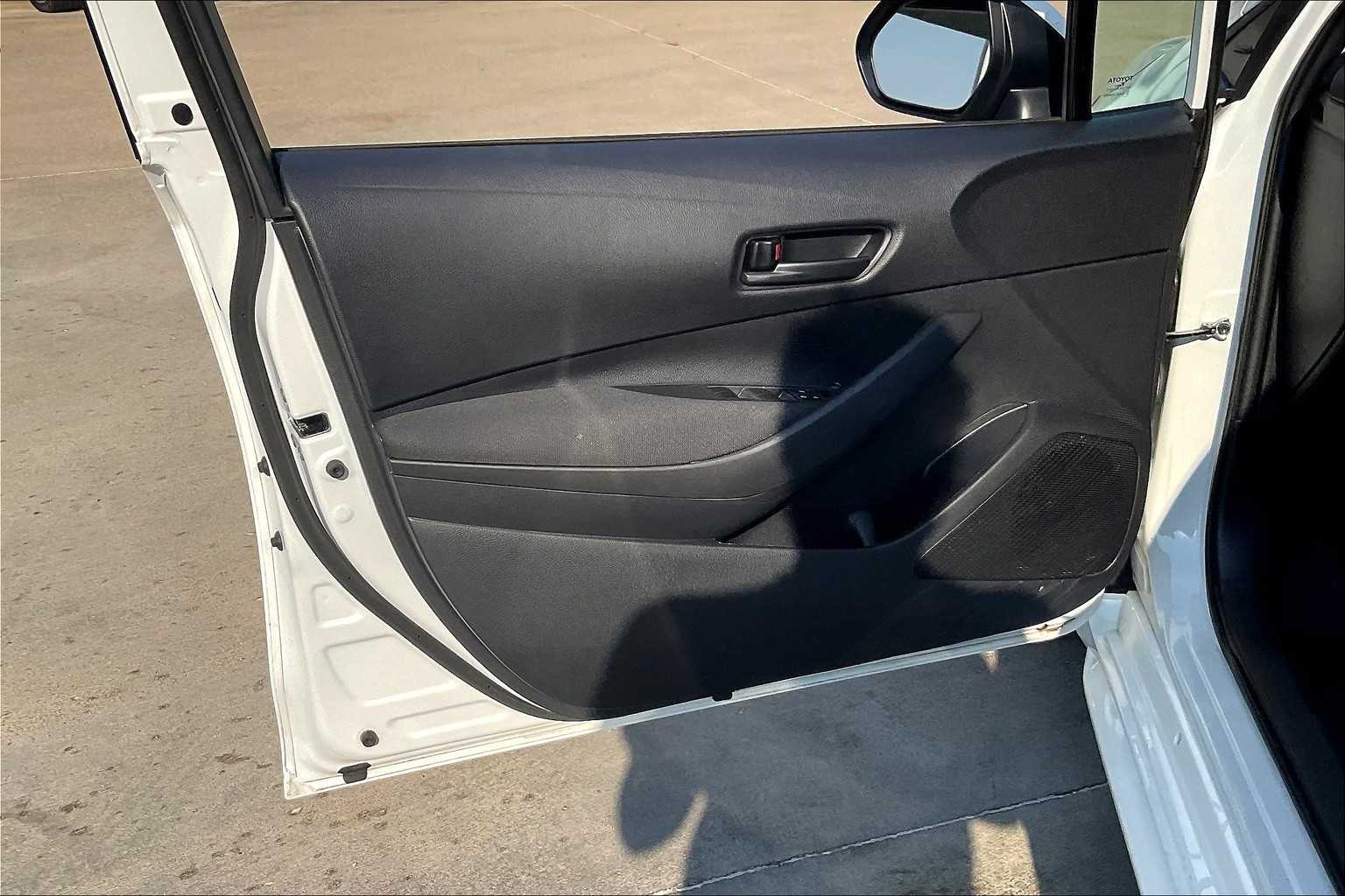 2024 Toyota Corolla LE photo 20