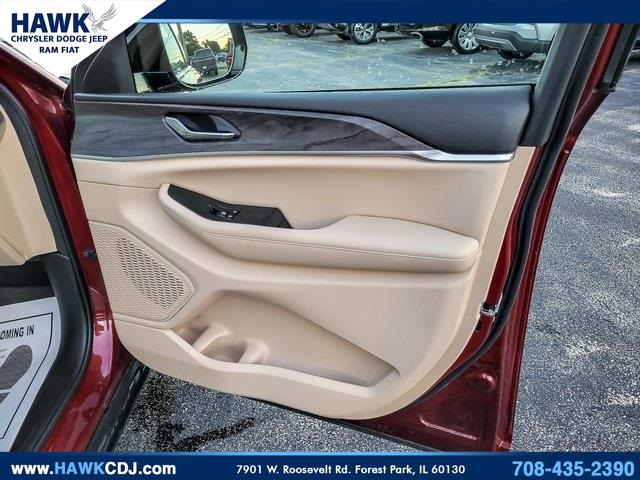 2024 JEEP GRAND CHEROKEE - Image 33