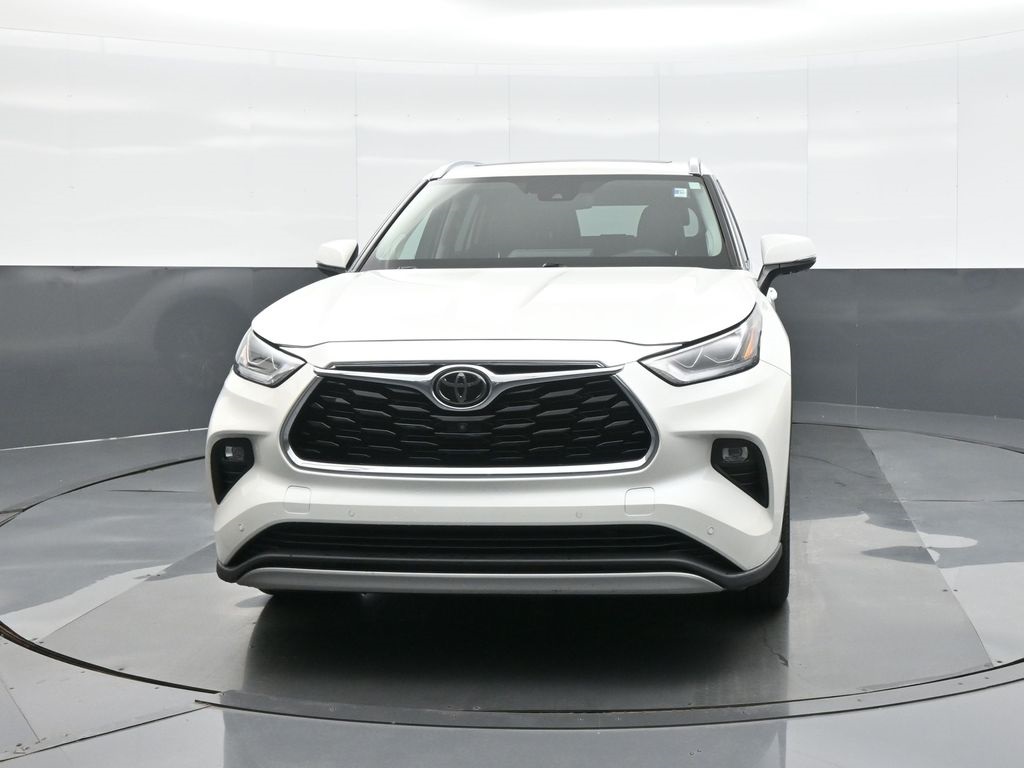 2021 Toyota Highlander Platinum photo 2