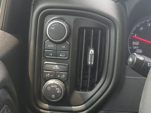 2022 Chevrolet Silverado 1500 Custom photo 17