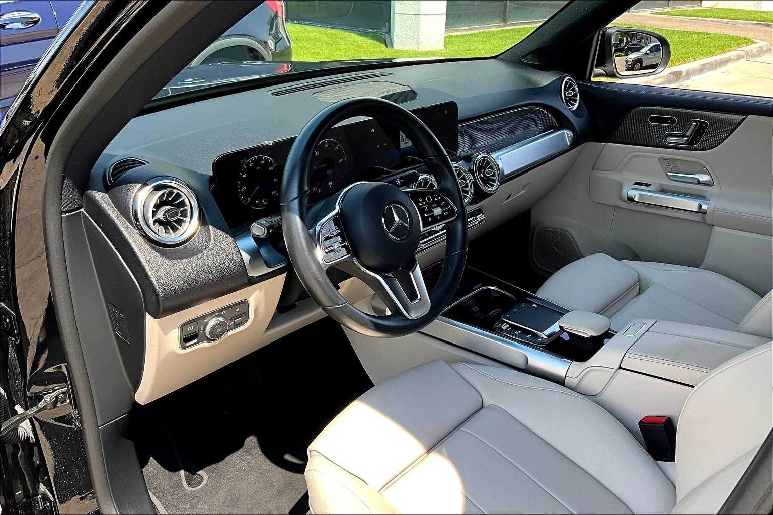 2023 Mercedes Benz EQB photo 16
