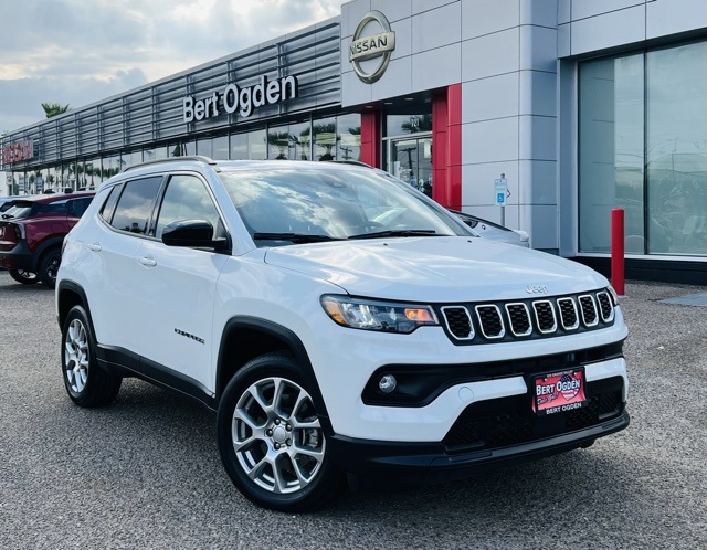 2024 Jeep Compass Latitude Lux's photo