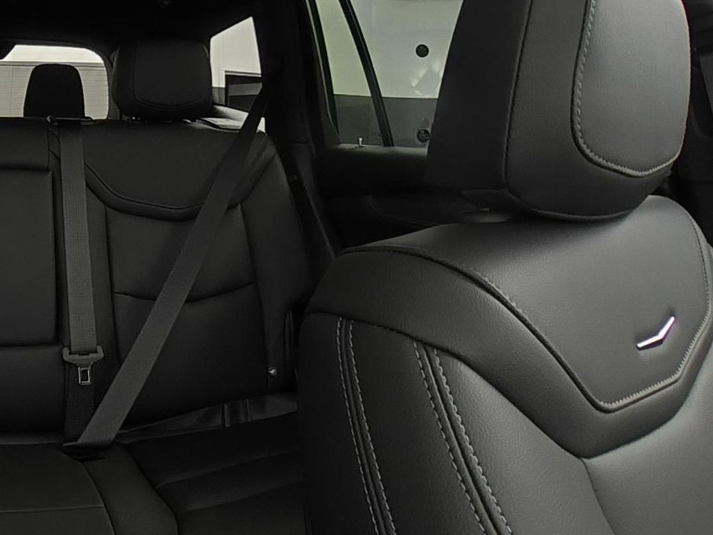 2025 Cadillac XT6 Luxury photo 14