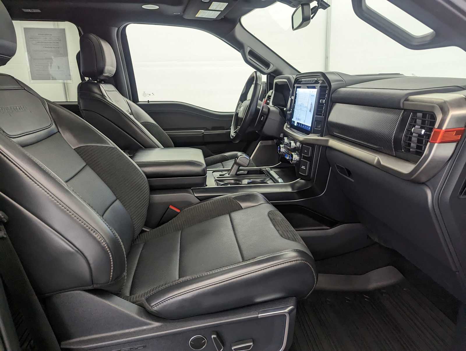 2023 Ford F-150 Raptor photo 18