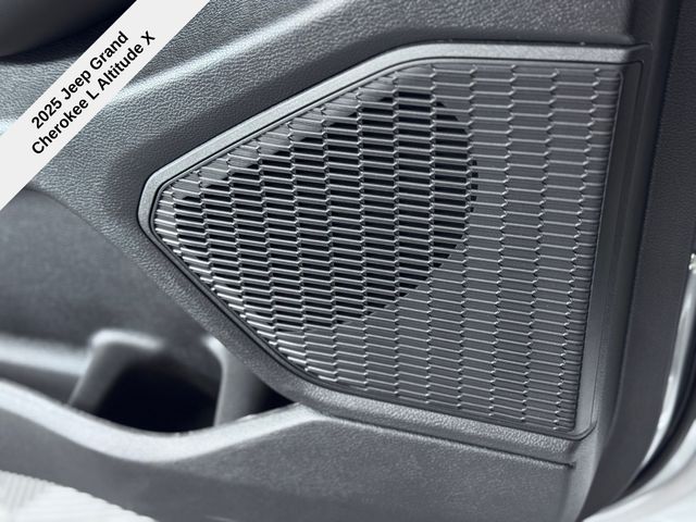 2025 Jeep Grand Cherokee Altitude X photo 29