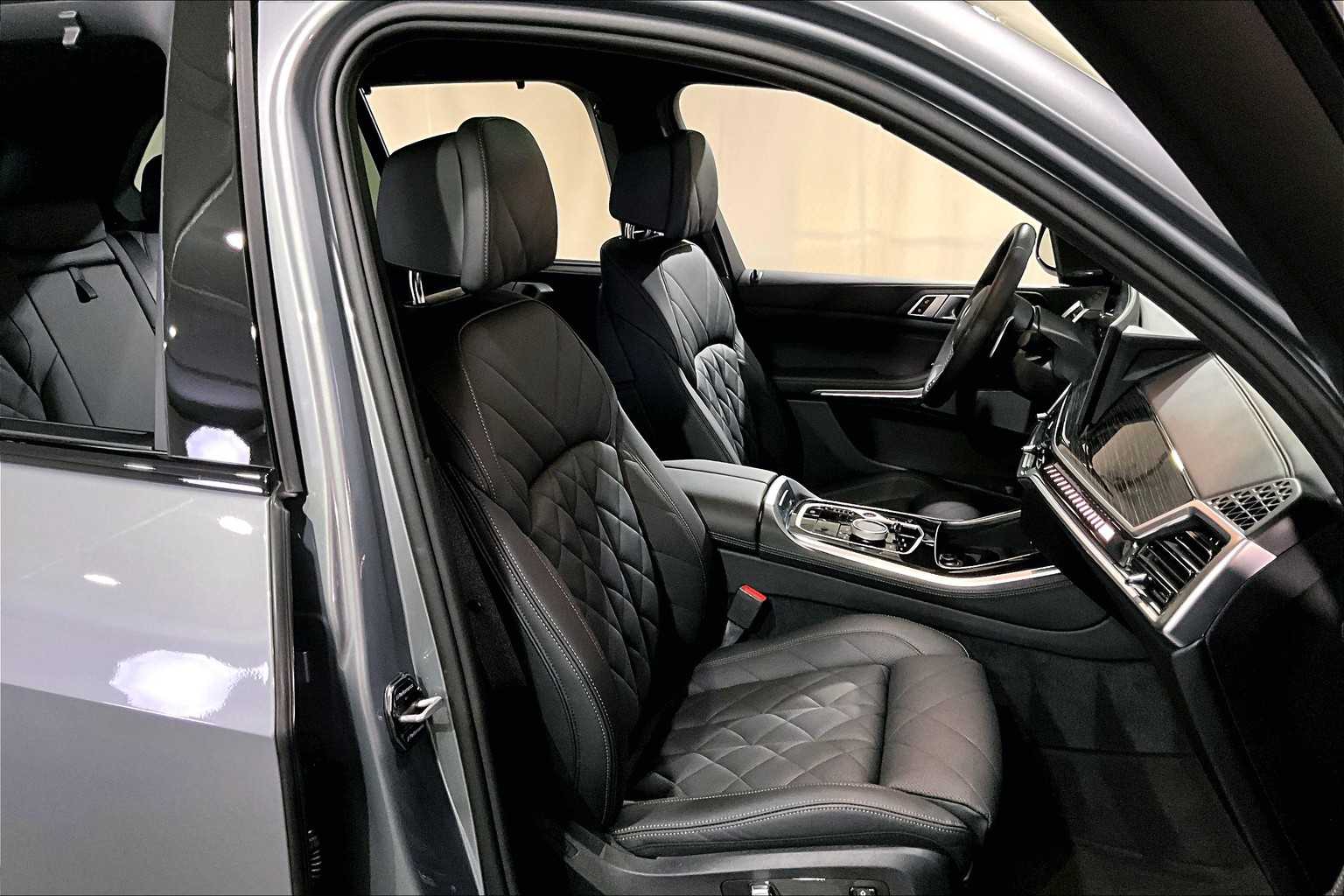 2025 Bmw X5 M60i photo 7