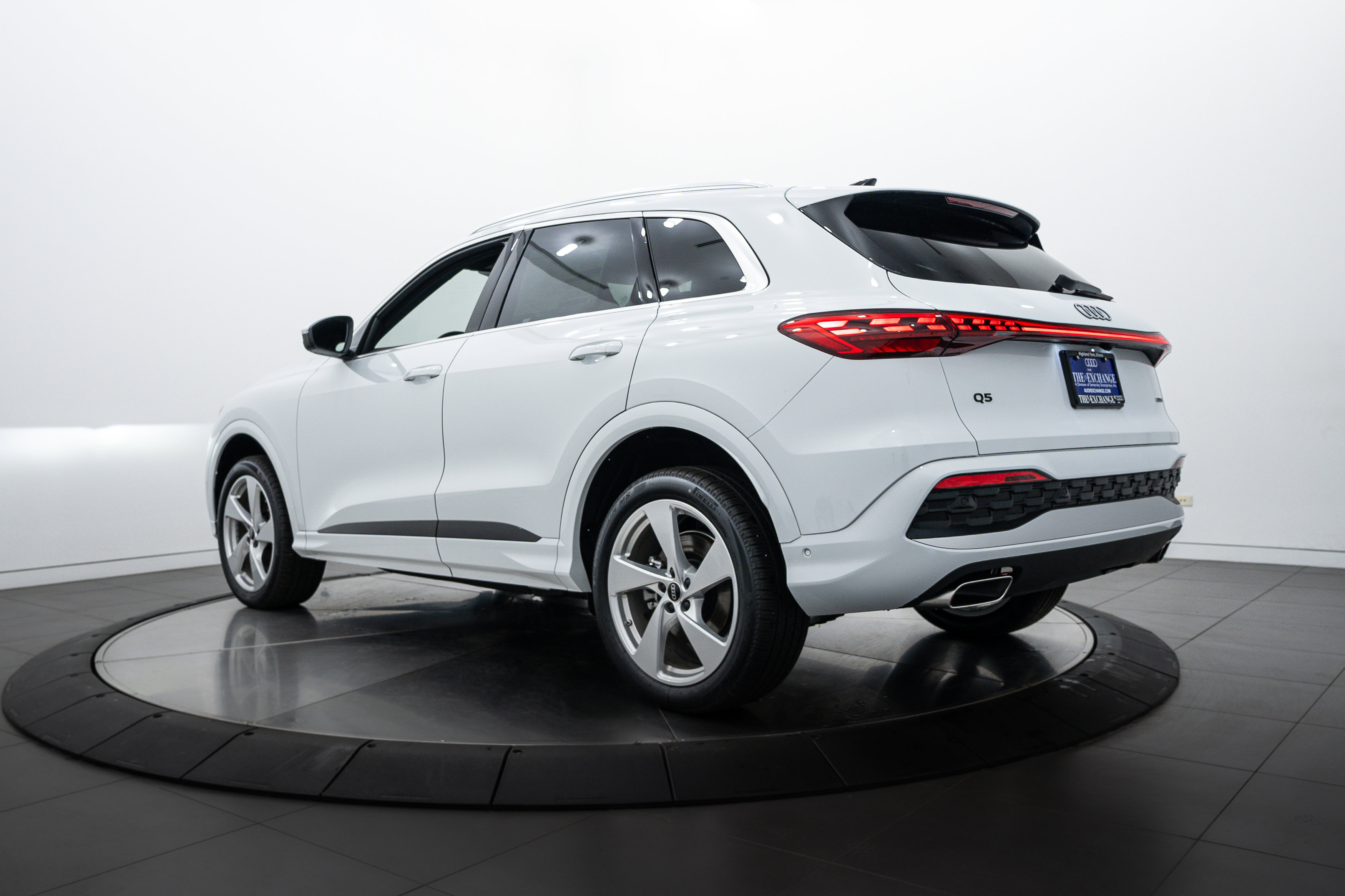 2025 Audi Q5 Premium Plus photo 5