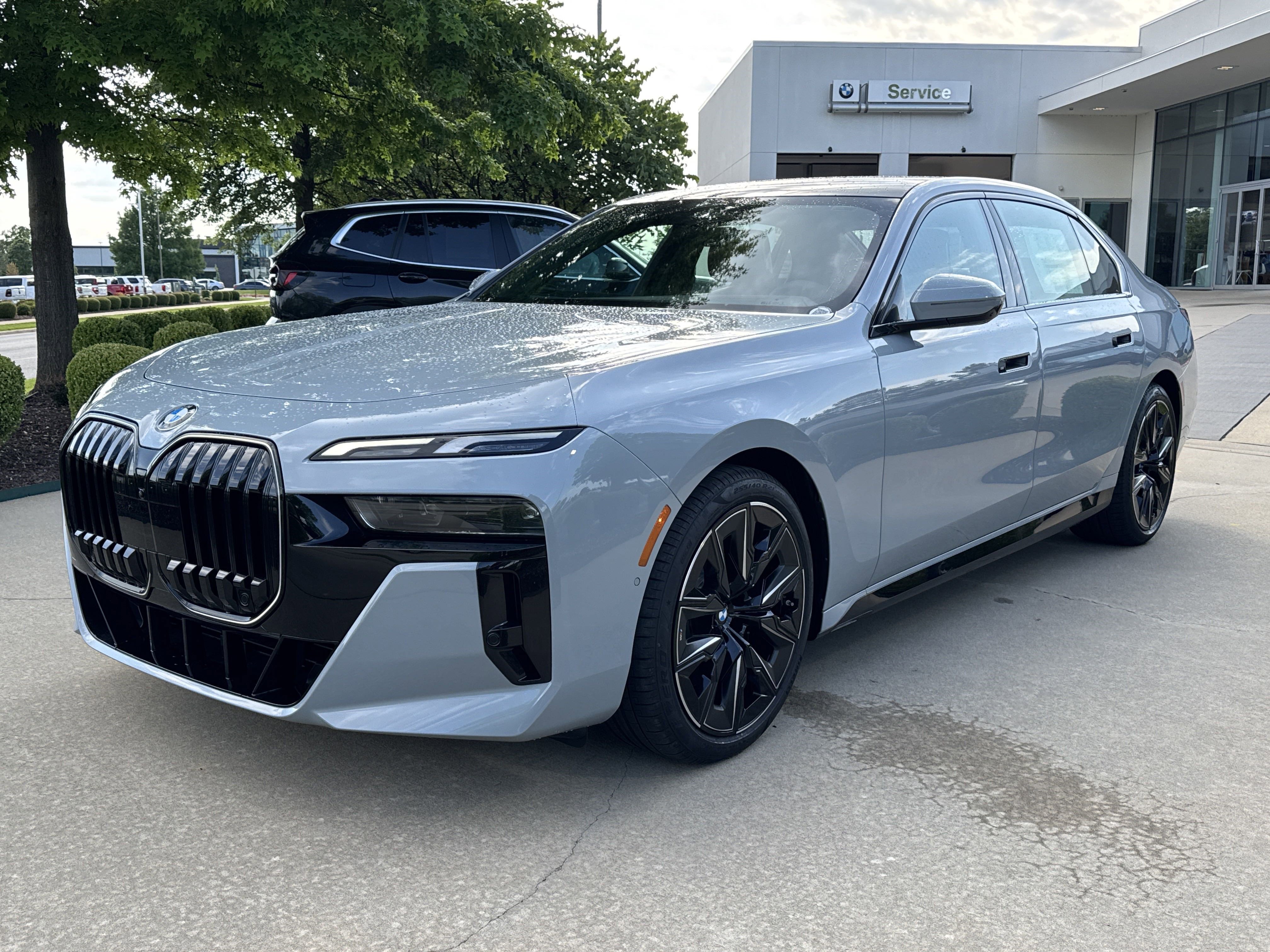 New 2025 0C4P Brooklyn Grey Metallic BMW 740i xDrive image 1