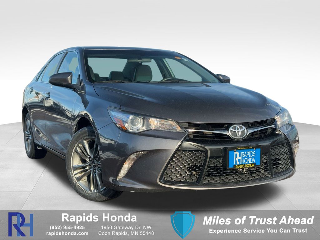 2016 Toyota Camry Special Edition's photo