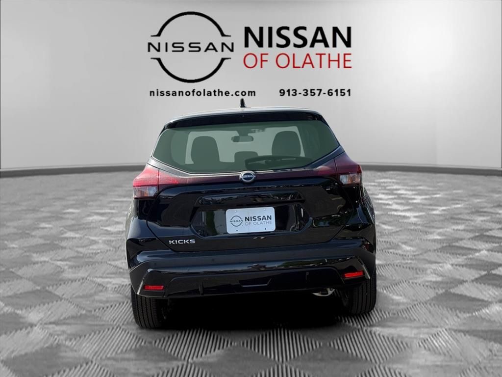 2025 Nissan Kicks Play S photo 20