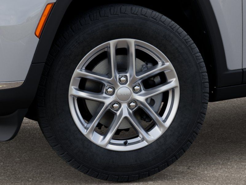 2025 Jeep Grand Cherokee Laredo X photo 2