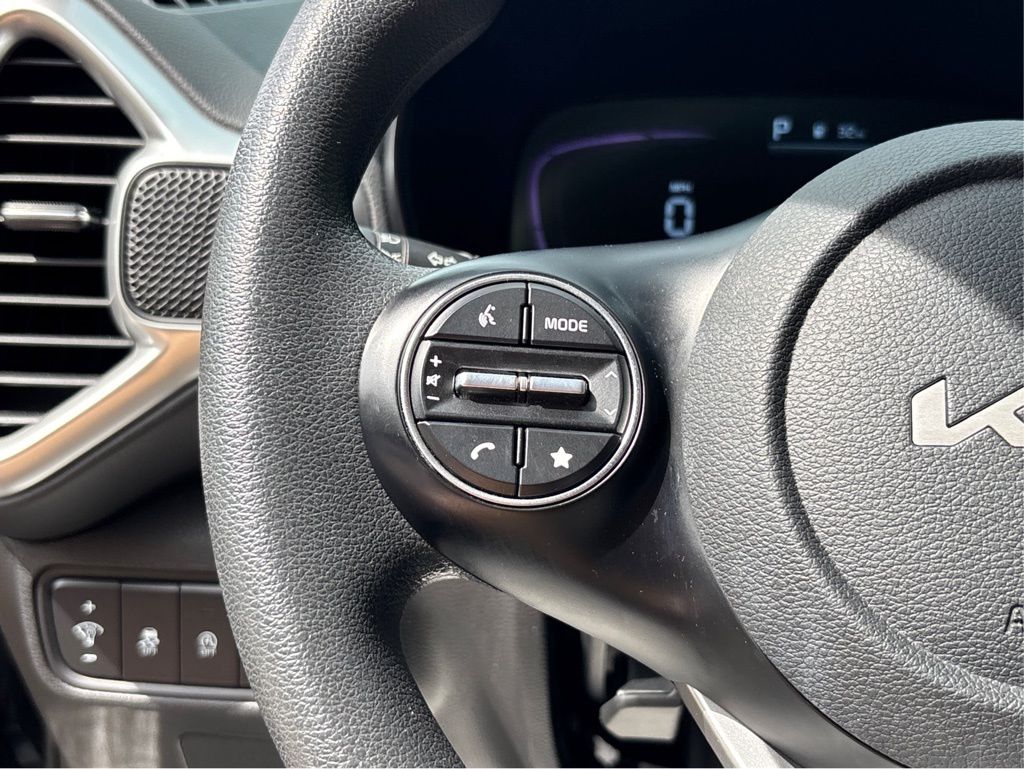 2023 Kia Soul LX photo 19