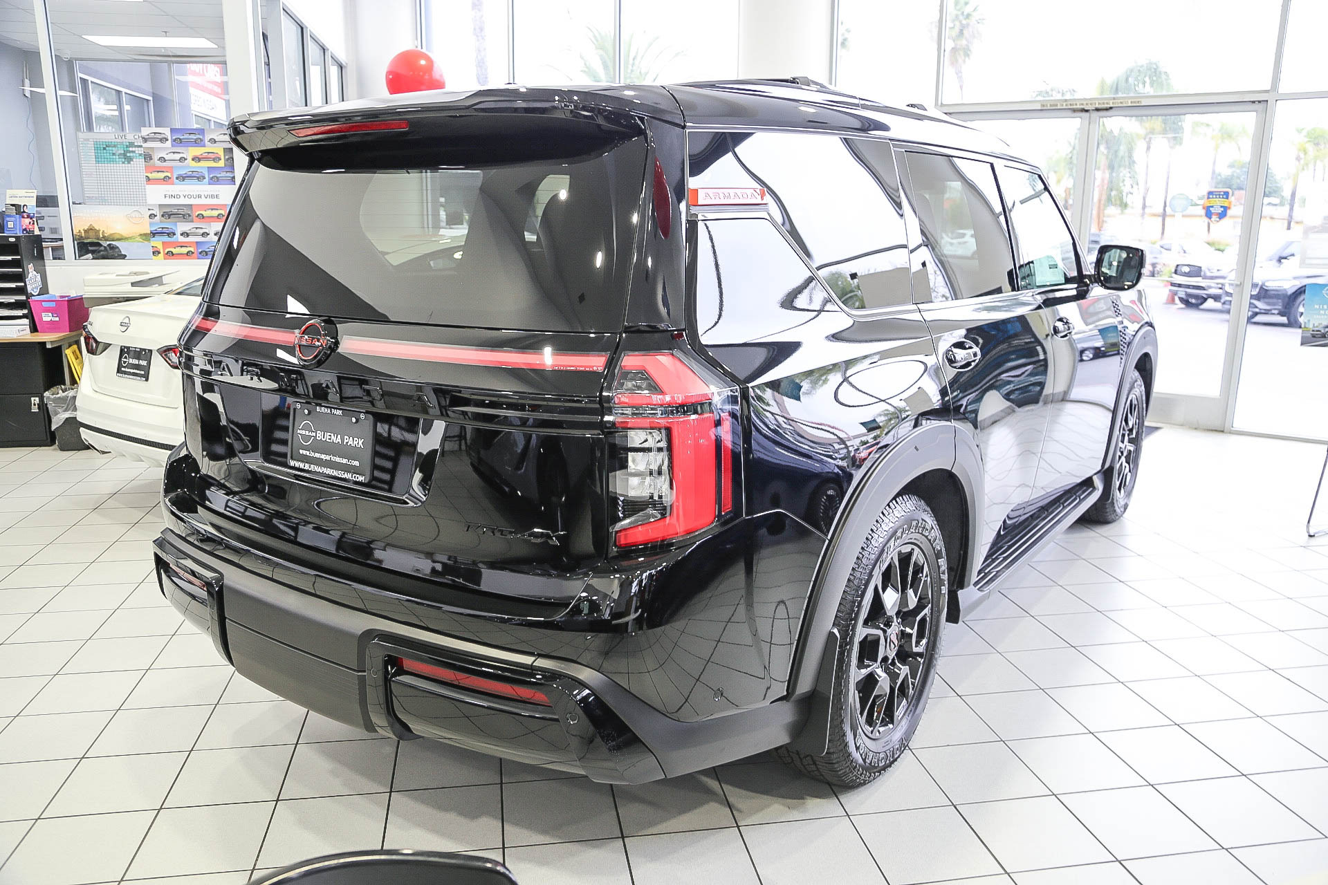 2025 Nissan Armada photo 2