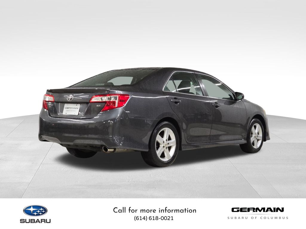 2012 Toyota Camry SE photo 2