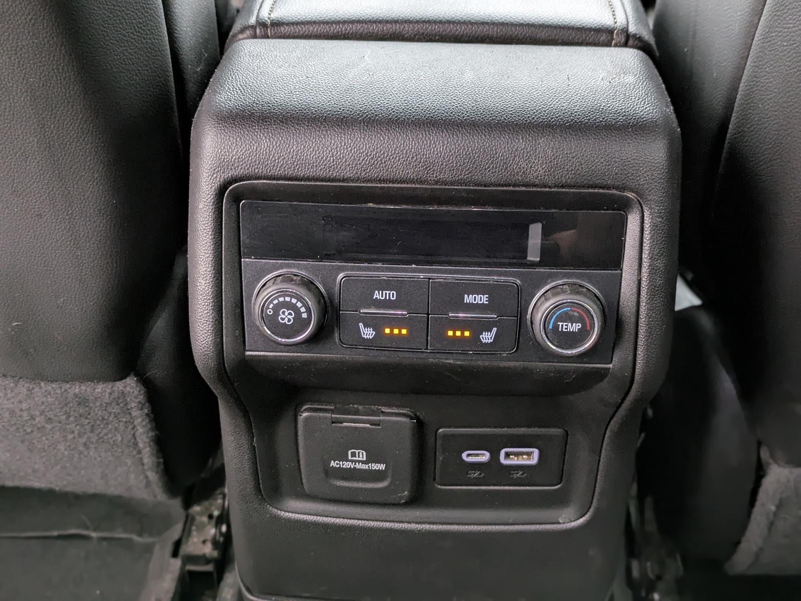 2022 Gmc Acadia SLT photo 2