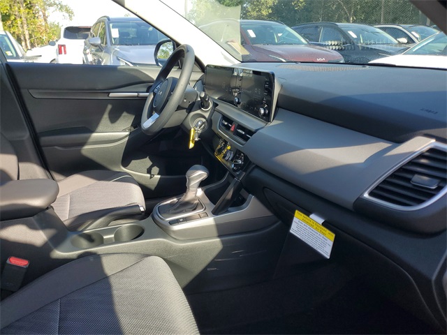 2025 Kia Seltos LX photo 30