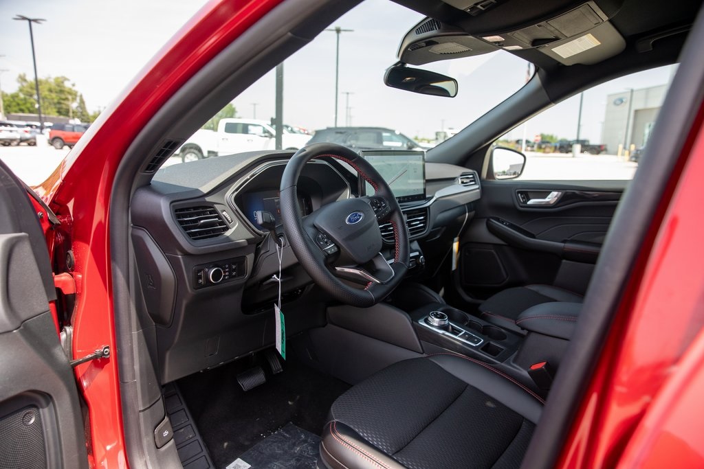 2025 Ford Escape ST-Line photo 15