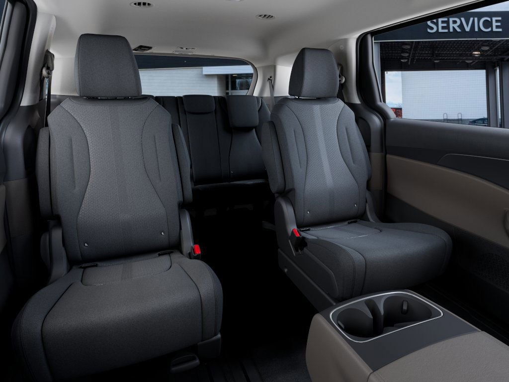 2026 Kia Carnival LX photo 8