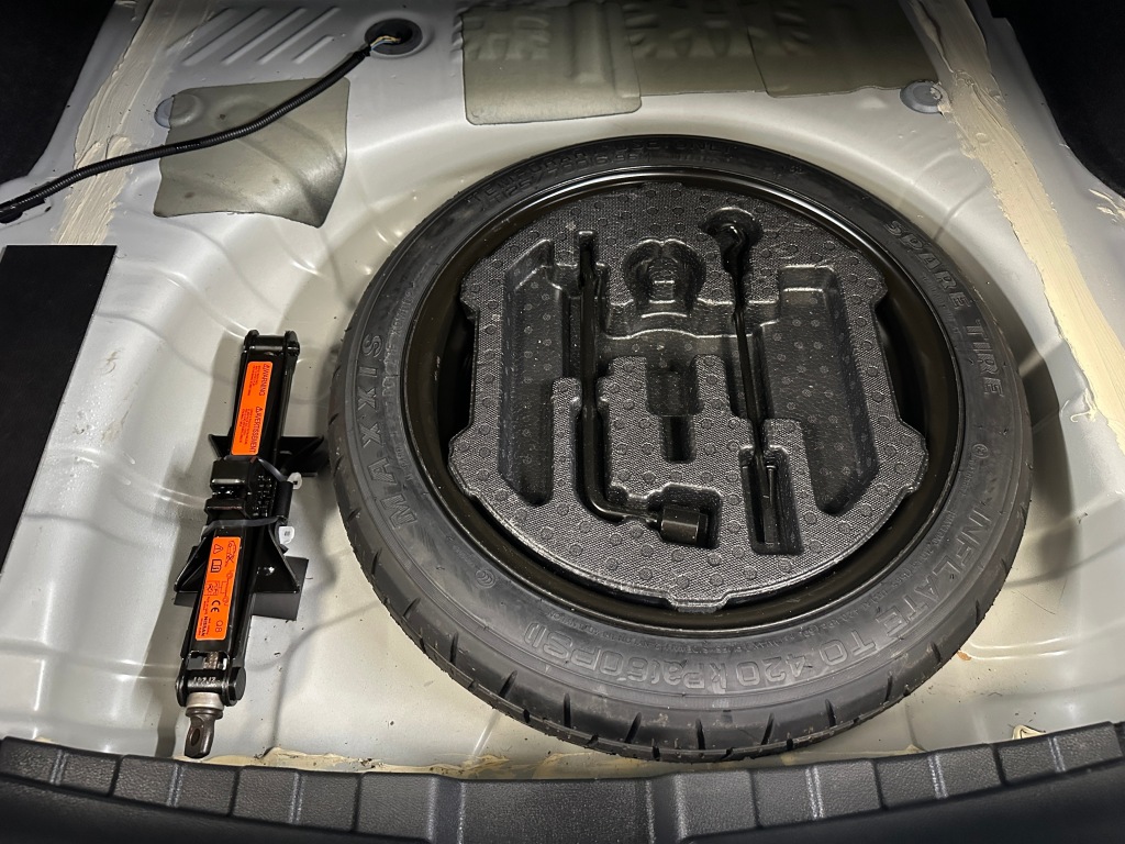 2022 Nissan Sentra SR photo 18