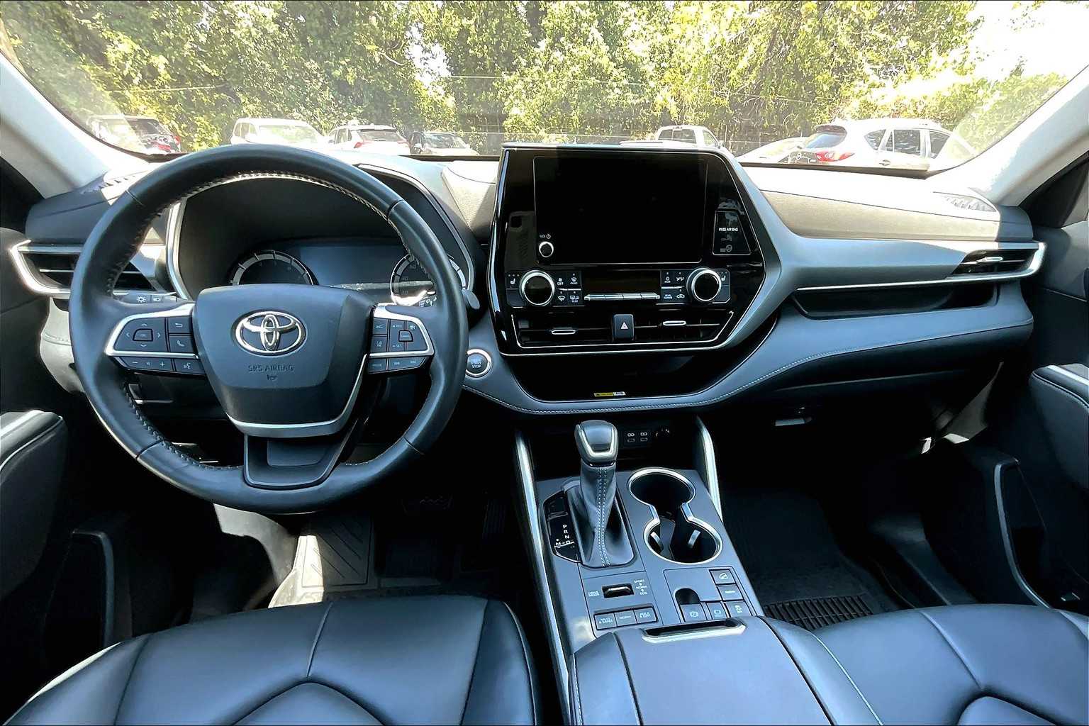 2023 Toyota Highlander XLE photo 15