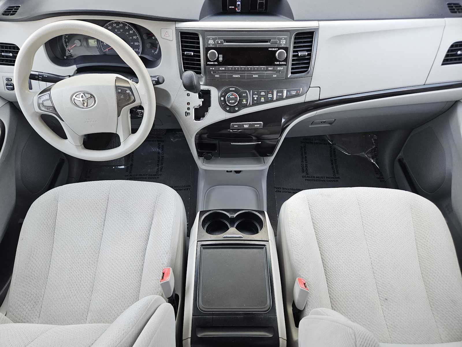 2013 Toyota Sienna LE photo 20