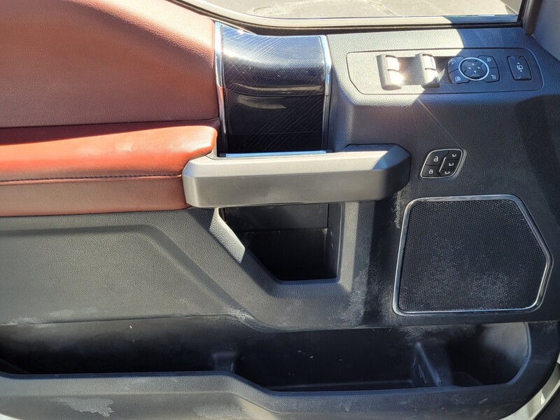2022 Ford F-350 Platinum photo 27
