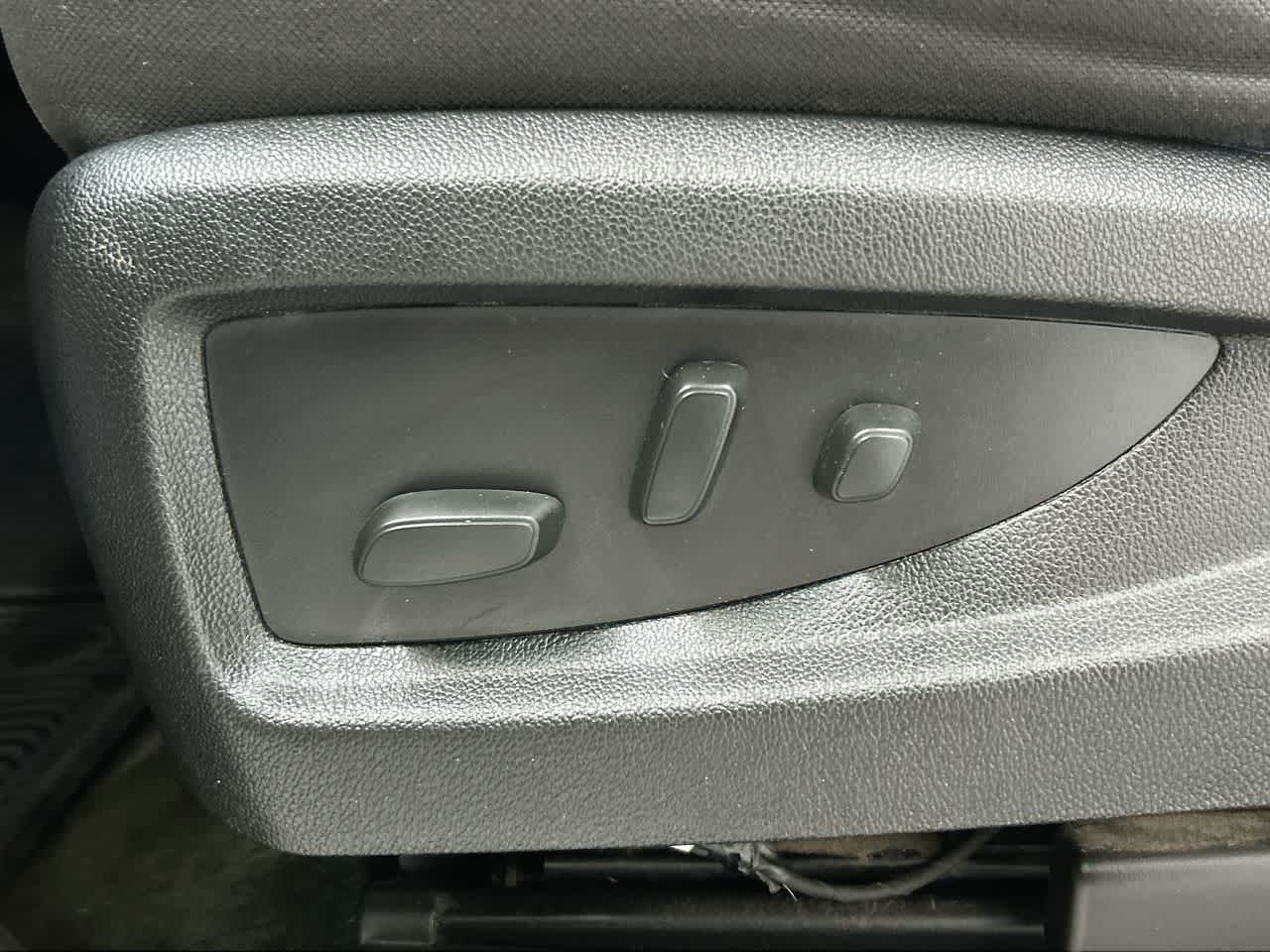 2017 Chevrolet Silverado 1500 LT photo 11