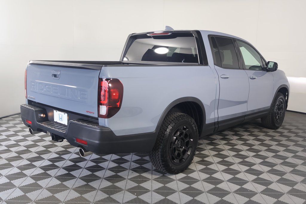 2025 Honda Ridgeline Sport photo 2
