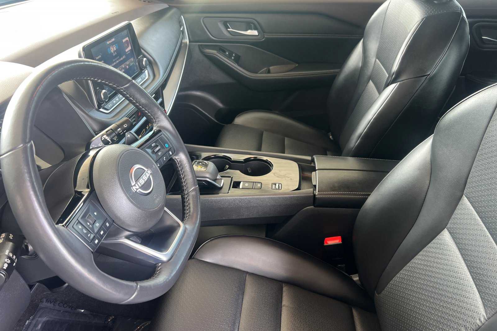 2023 Nissan Rogue SV photo 9