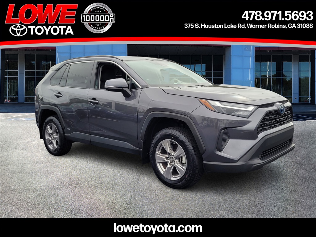 2024 Toyota RAV4 LE's photo