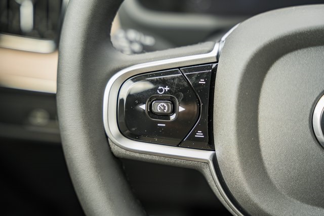 2026 Volvo XC90 T8 Plus photo 20