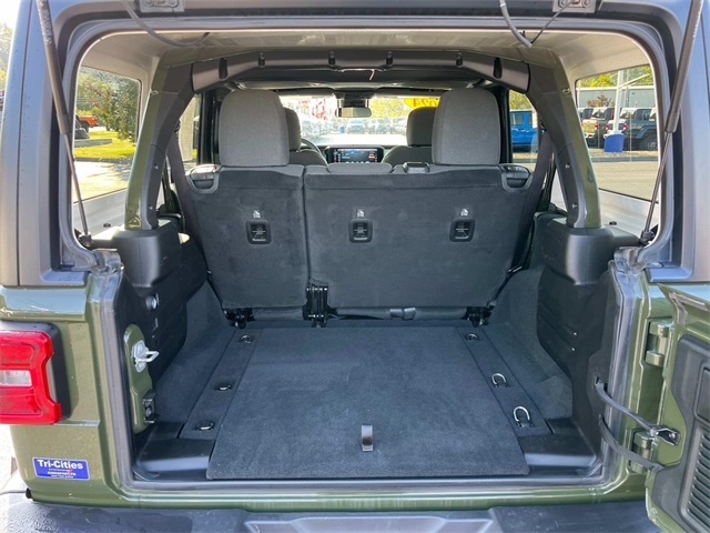 2024 Jeep Wrangler Sahara photo 18