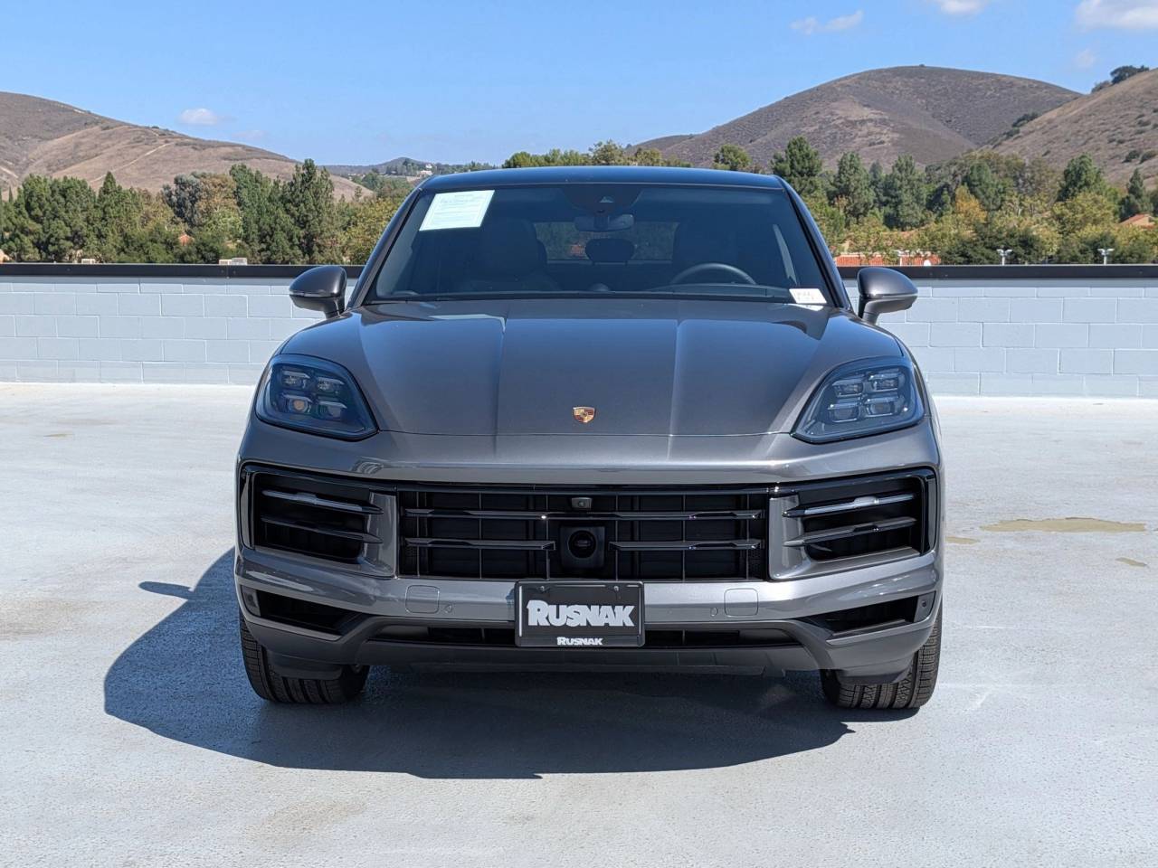 2025 Porsche Cayenne Coupe Base photo 6