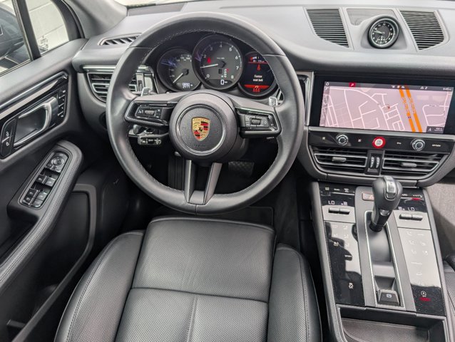 2024 Porsche Macan T photo 17