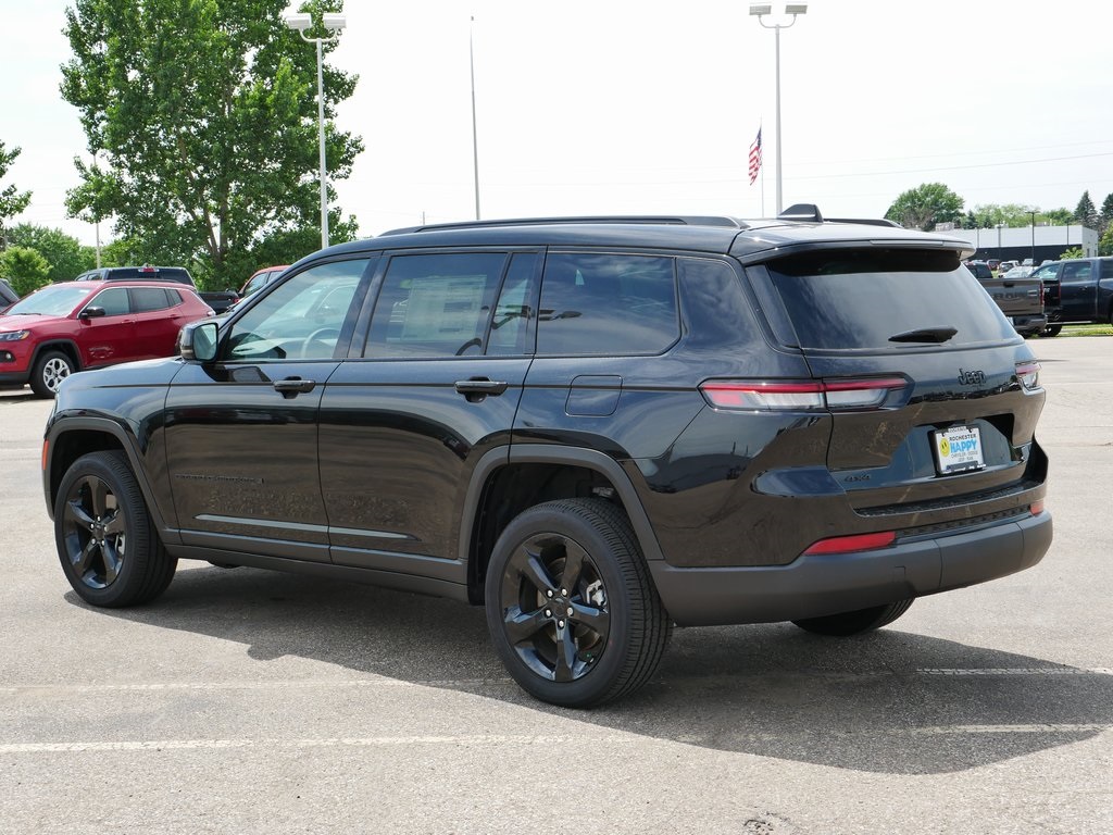 2025 Jeep Grand Cherokee Altitude X photo 3