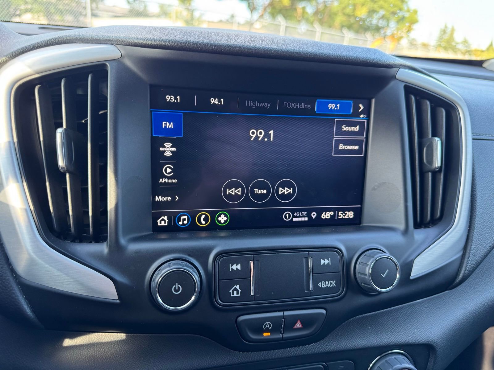 2024 Gmc Terrain SLT photo 9