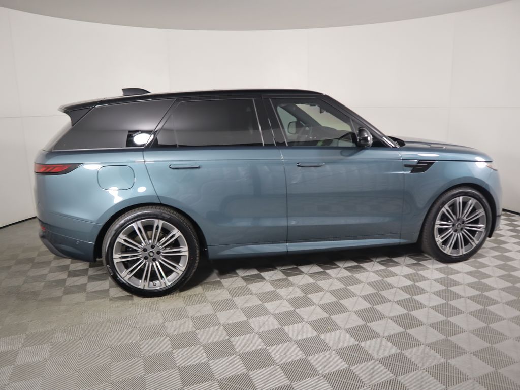 2025 Land Rover Range Rover Sport SE photo 4