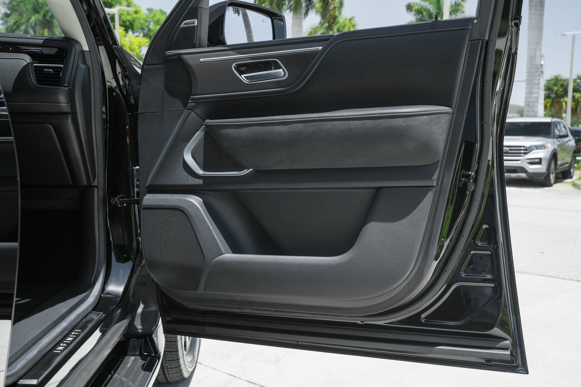 2025 Infiniti QX80 Luxe photo 31