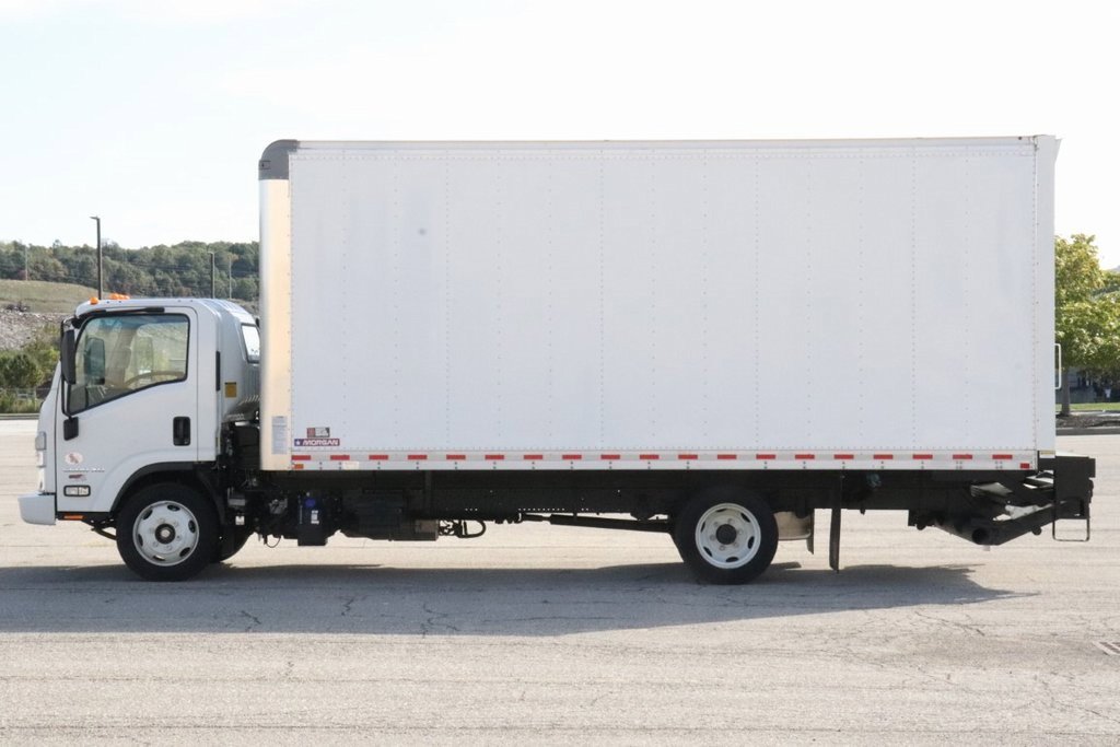 2023 Chevrolet Silverado Base photo 4