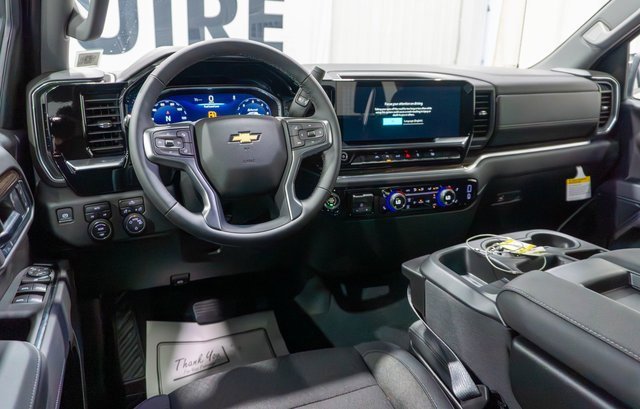 2026 Chevrolet Silverado 1500 LT photo 5