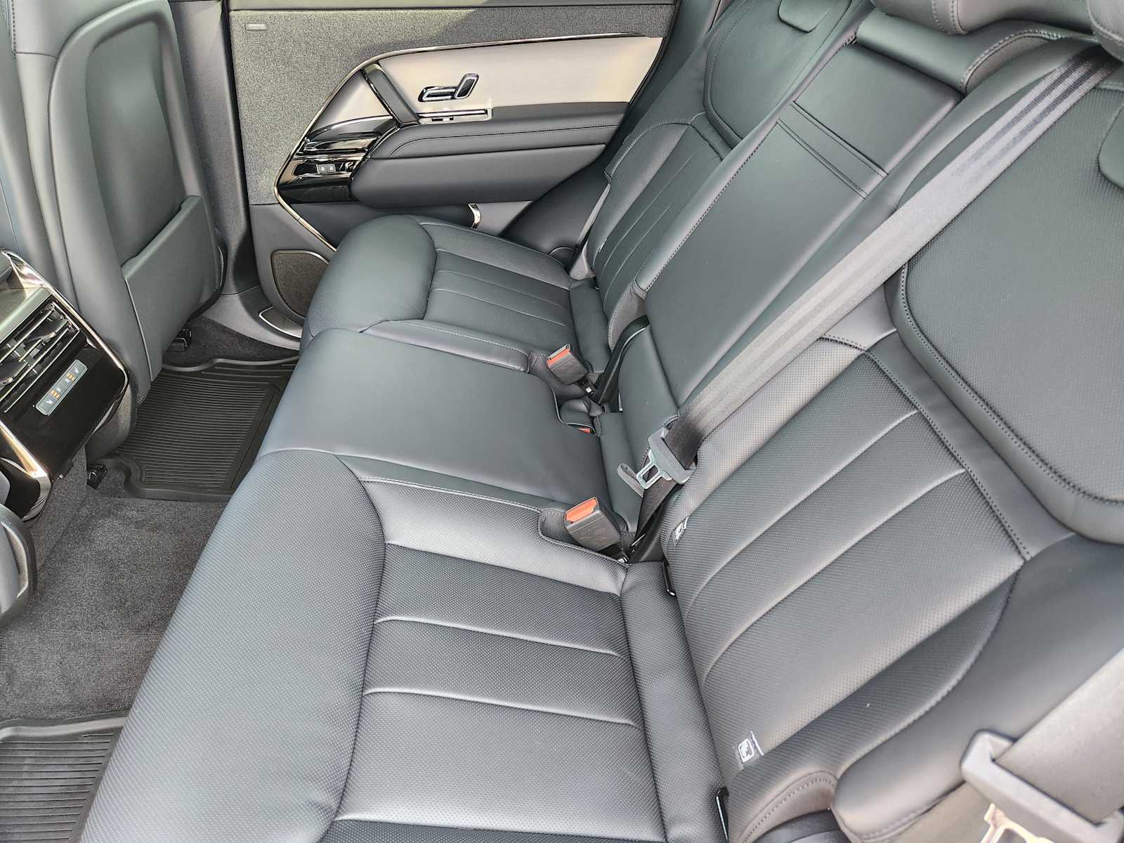 2025 Land Rover Range Rover Sport SE photo 22