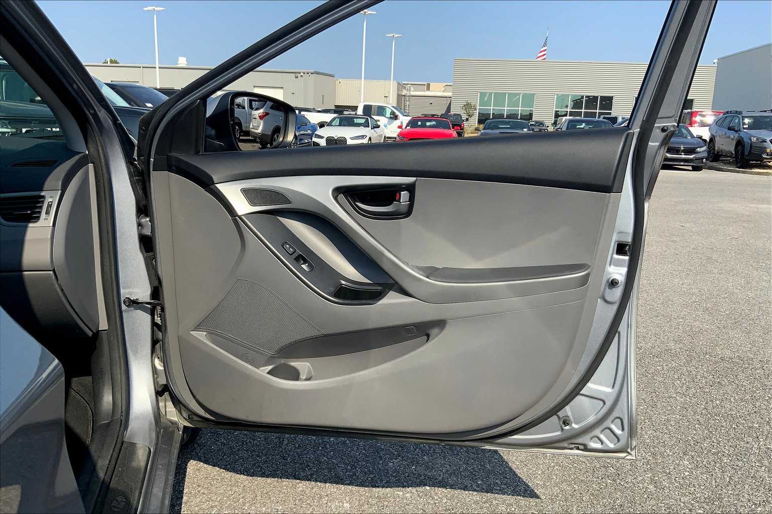 2014 Hyundai Elantra SE photo 21