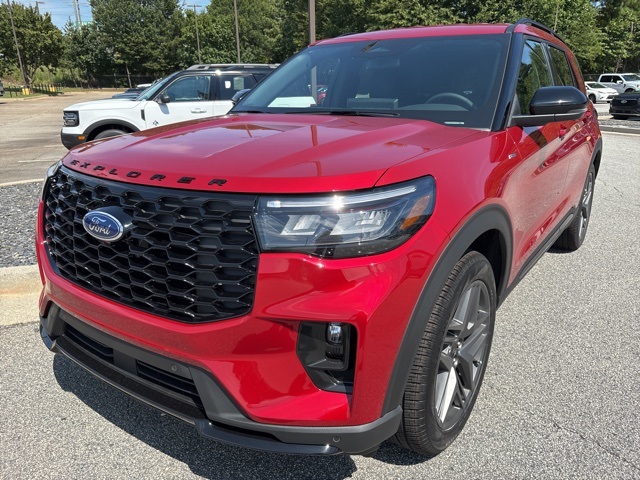 2025 Ford Explorer ST-Line photo 4