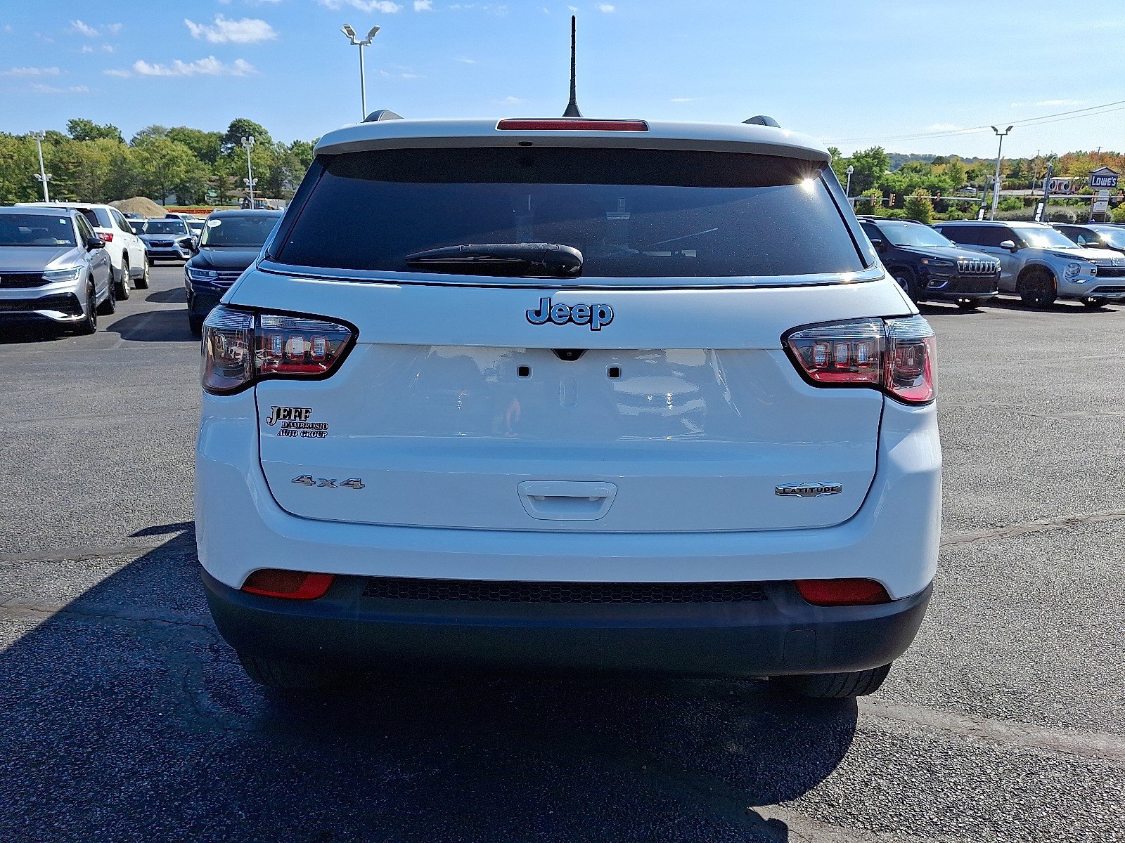 2022 Jeep Compass Latitude photo 4