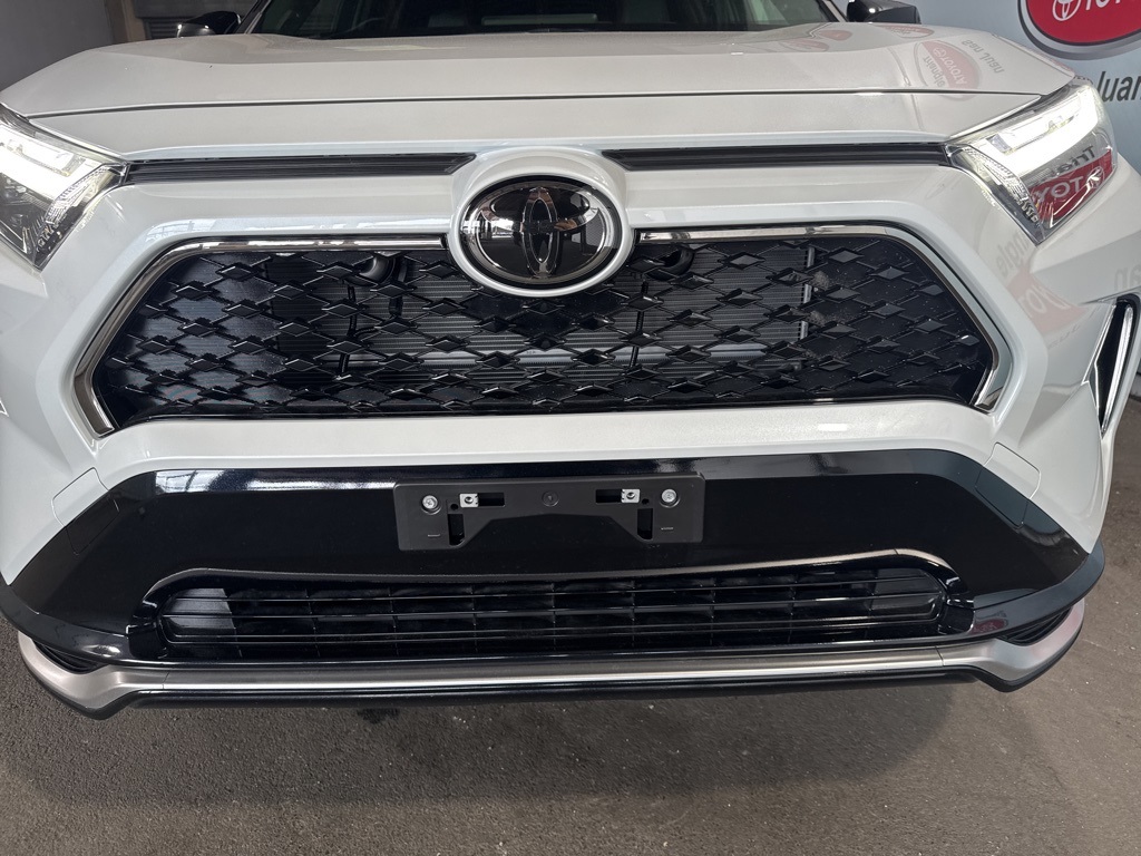 2025 Toyota RAV4 Hybrid XSE photo 14