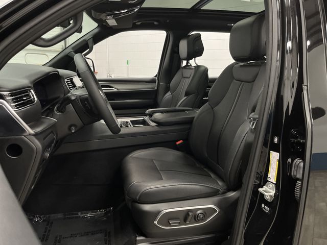 2024 Jeep Wagoneer Series II photo 4