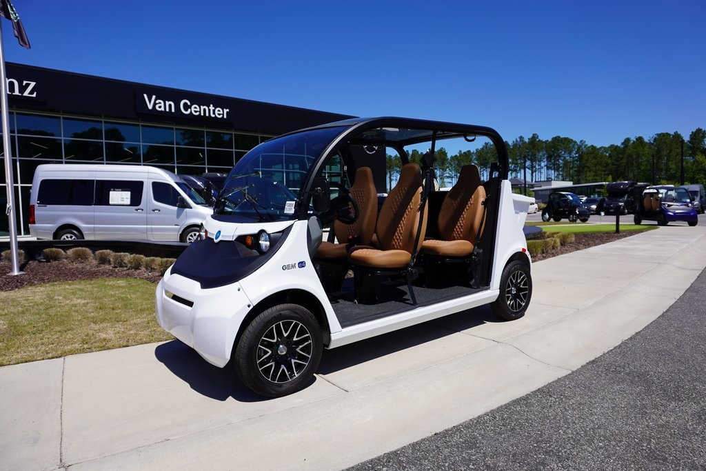 2022 Mercedes Benz E photo 3