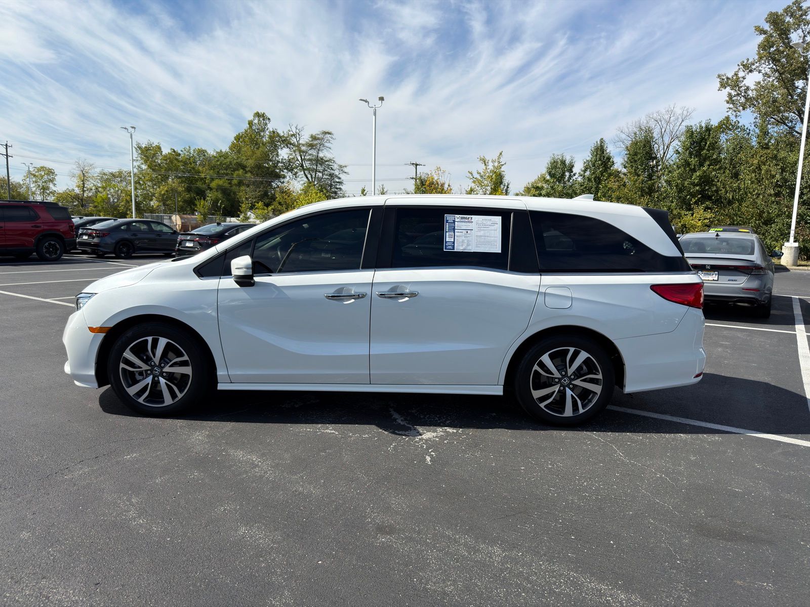 2023 Honda Odyssey Touring photo 3